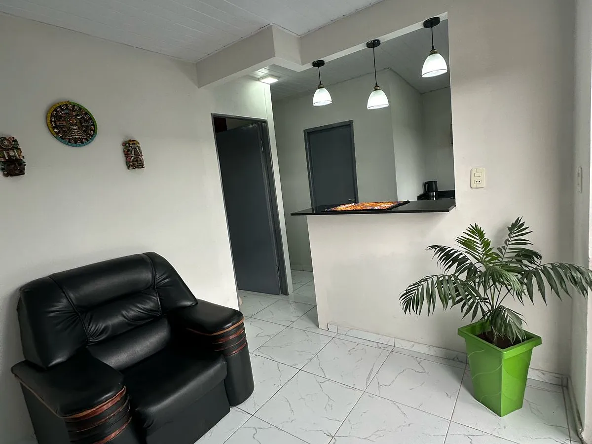 Depto. moderno con balcón y vista al río — foto 1
