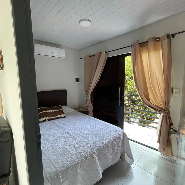 Depto. moderno con balcón y vista al río — foto 4